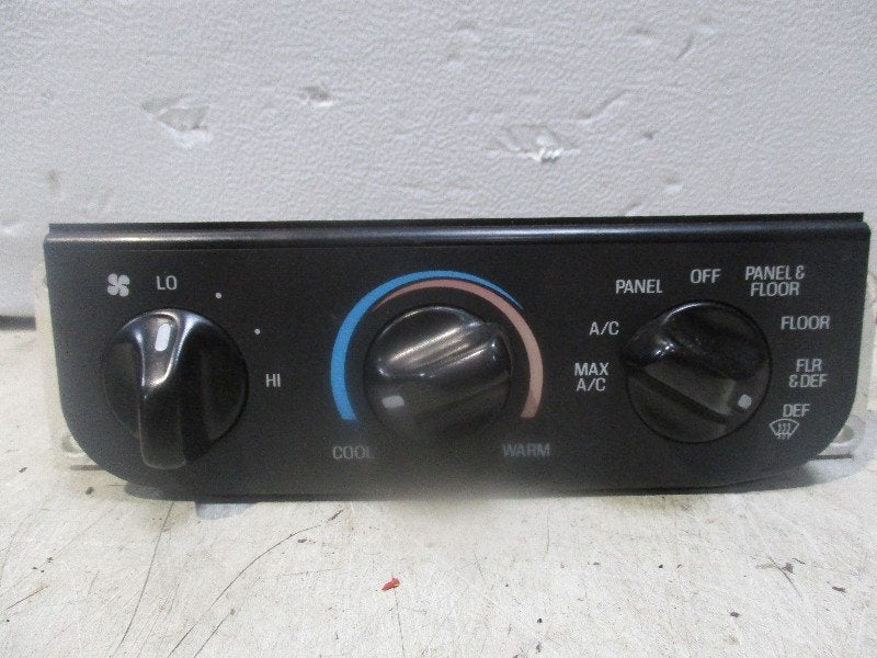 BEDIENINGSPANEEL AIRCO F-150 Standard Cab (f75h-19e764-fa), Gebruikt, Kunden@ford.com, Amerikaanse onderdelen, Henry-Ford-Straße  1
50735  Köln, DE