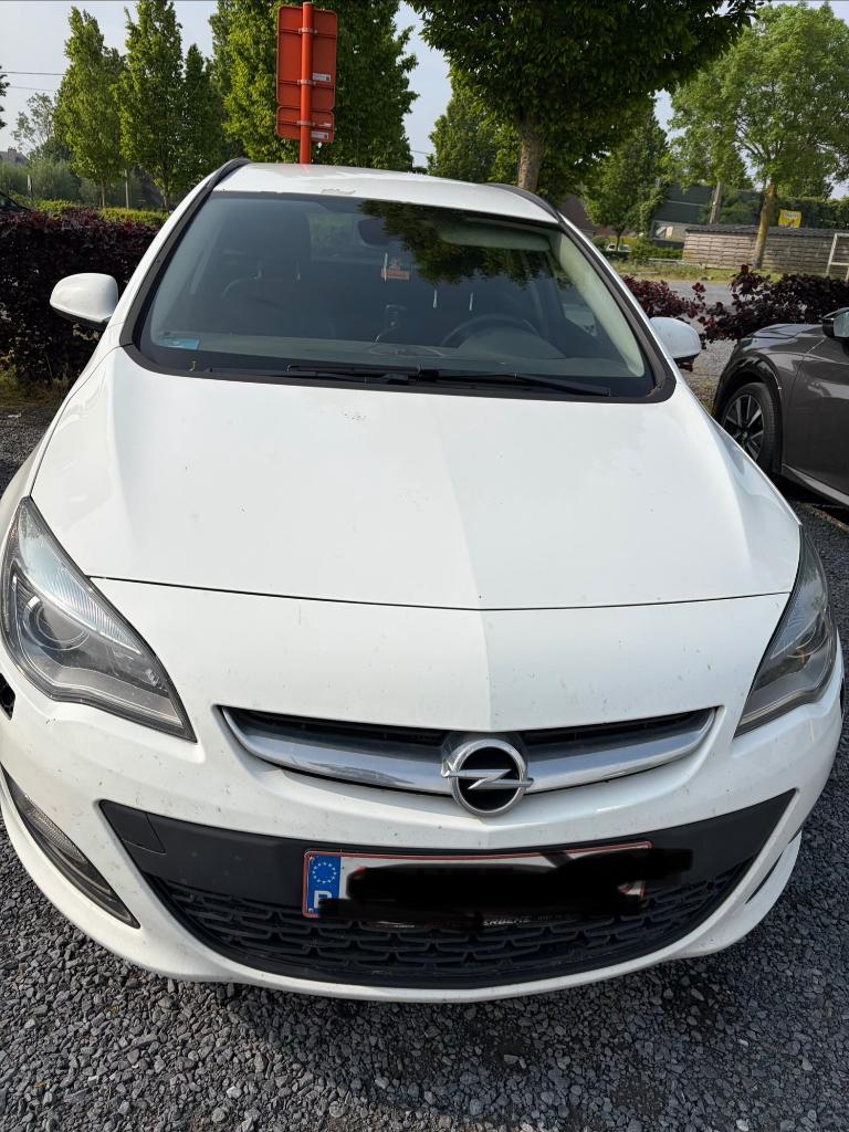 Opel Astra sports tourer, Autos, Euro 5, Achat, Boîte manuelle, Noir