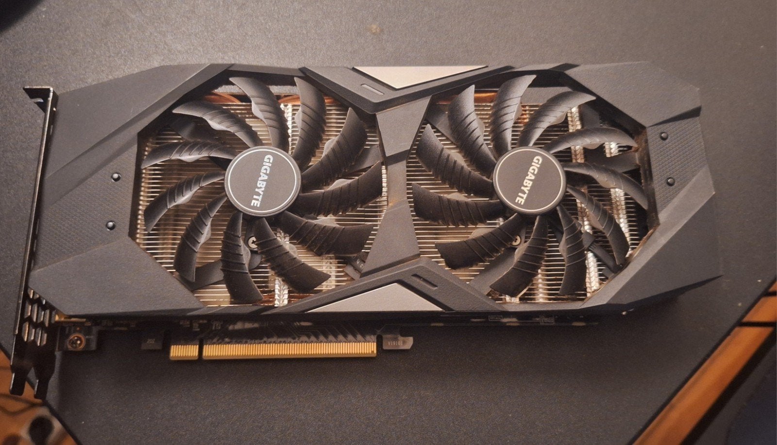 Gigabyte GeForce RTX 2060 SUPER WINDFORCE OC 6G, Informatique & Logiciels, Cartes vidéo, Utilisé, PCI, GDDR6, HDMI, DisplayPort
