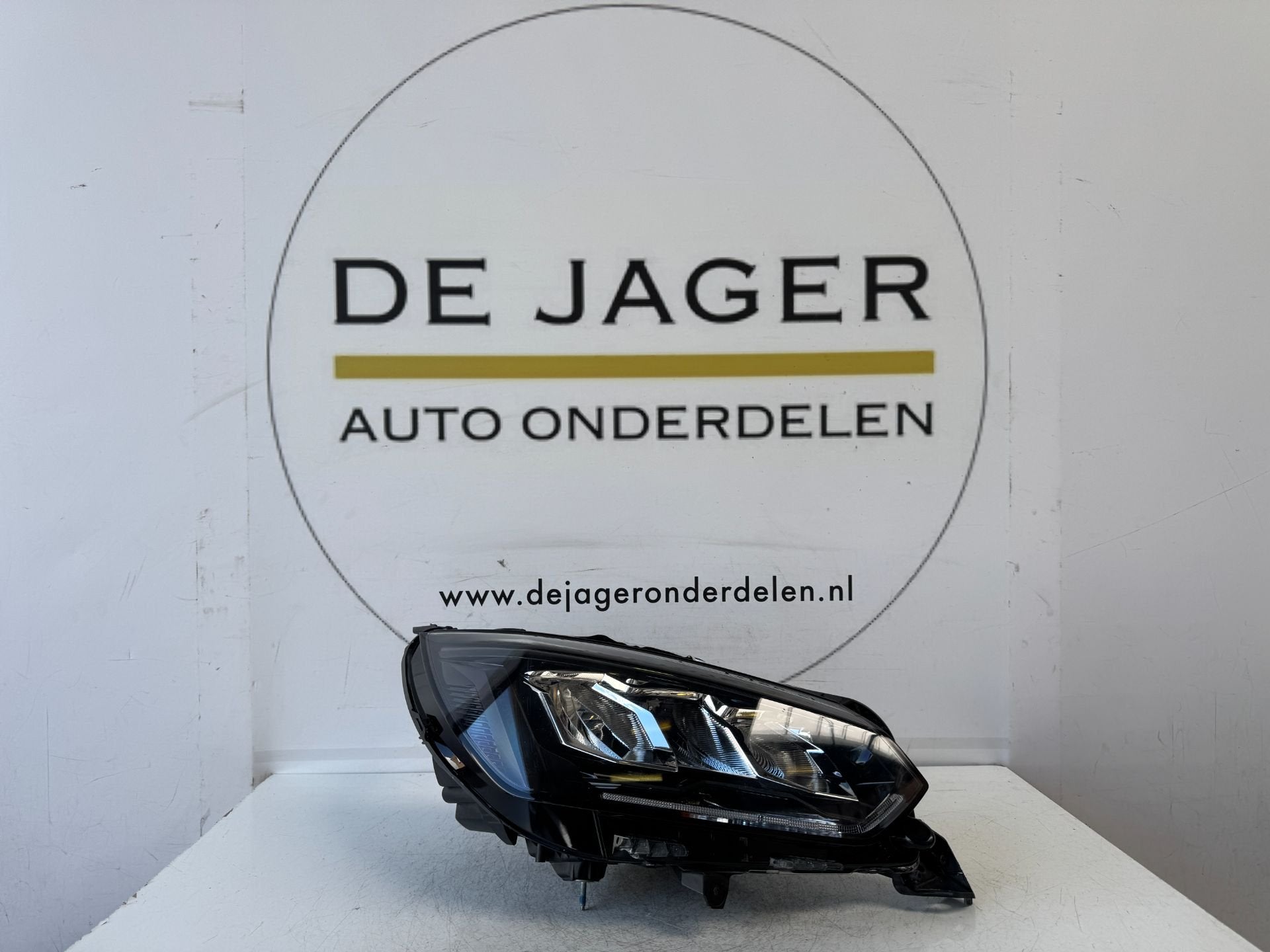 PEUGEOT 208 II 2008 II LED TECHNOLOGY 9833036180 RECHTS, Taurusavenue 1
2132 LS  Hoofddorp, NL, Gebruikt, Contact.group@renault.com