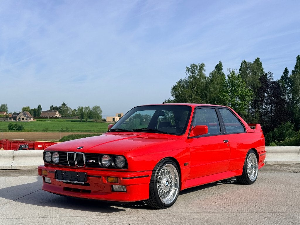 BMW M3 E30 Henna-Rot *Leder/Airco/BBS RC 090 17''/KW Variant, Achterwielaandrijving, 143 kW, Zwart, 2300 cc