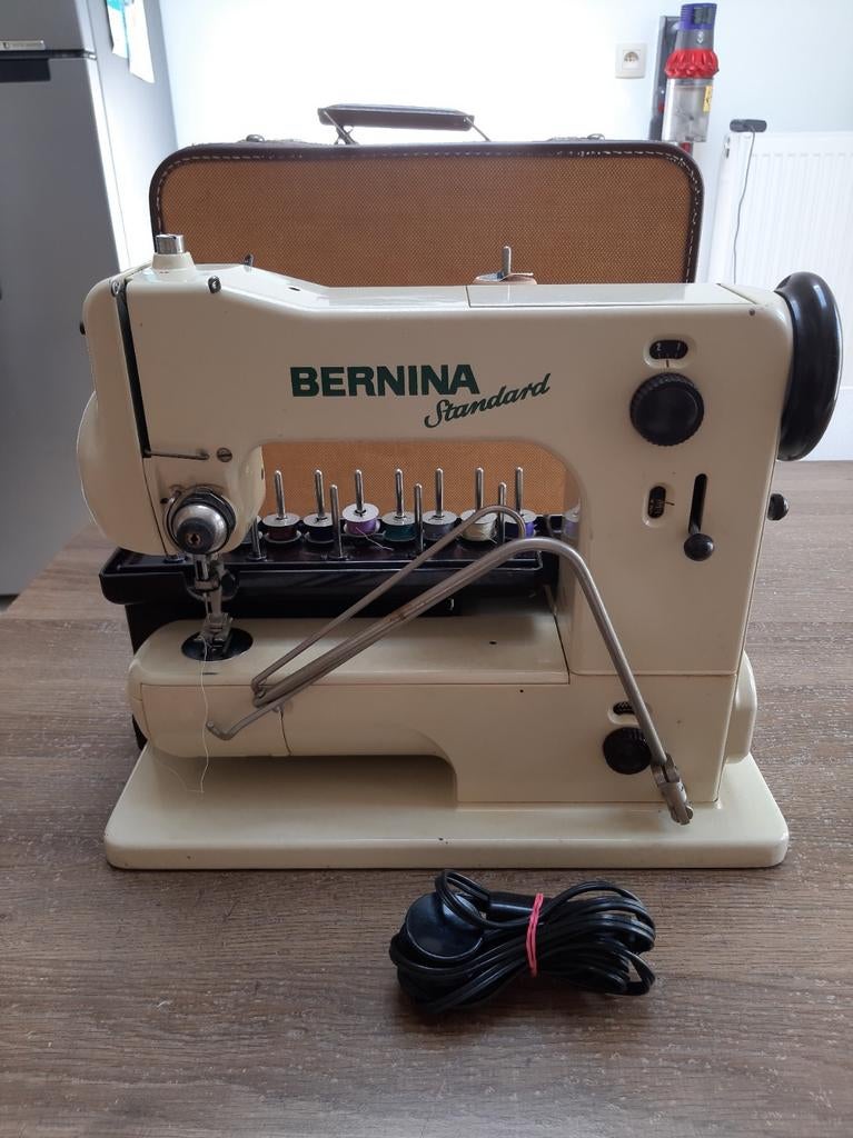 Bernina naaimachine, Hobby en Vrije tijd, Naaimachines en Toebehoren, Ophalen, Naaimachine, Bernina