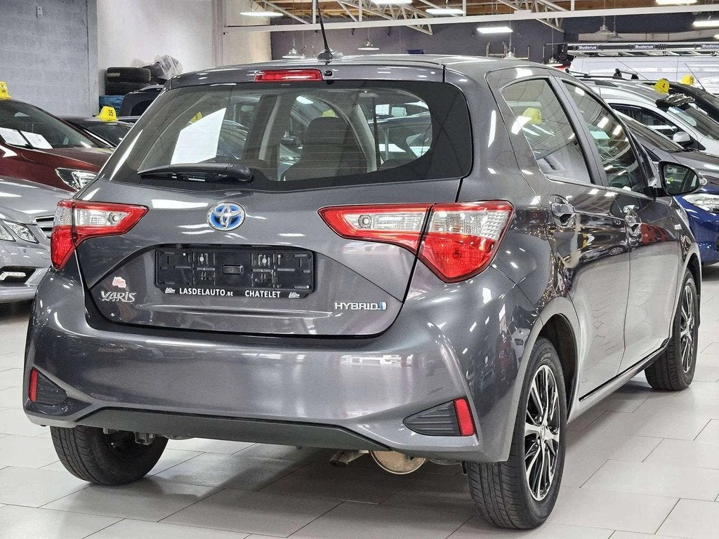 Toyota Yaris 1.5i Hybrid Auto CAMERA Clim Auto Cruise Blueto, Argent ou Gris, Achat, Euro 6, Entreprise
