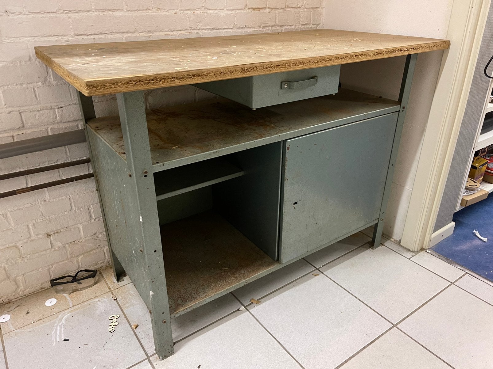 Metalen werkbank, Doe-het-zelf en Bouw, Ophalen, Gebruikt, 70 tot 120 cm