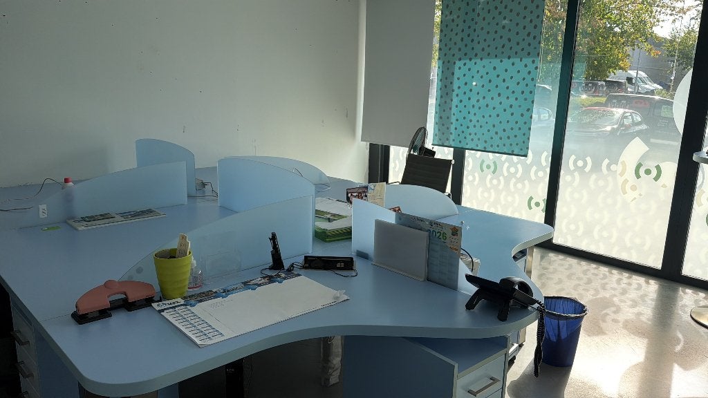 Îlot professionnel d 6 bureaux ergo avec caissons  Bleu ciel, Autres marques, Prise de courant, Bleu, Enlèvement