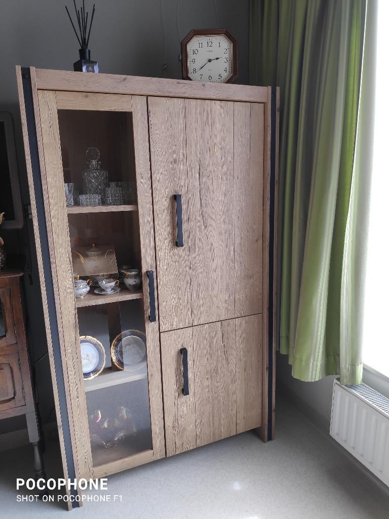 Vitrinekast met bijhorende tafel, Huis en Inrichting, Complete eetkamers, Ophalen, Zo goed als nieuw, Modern