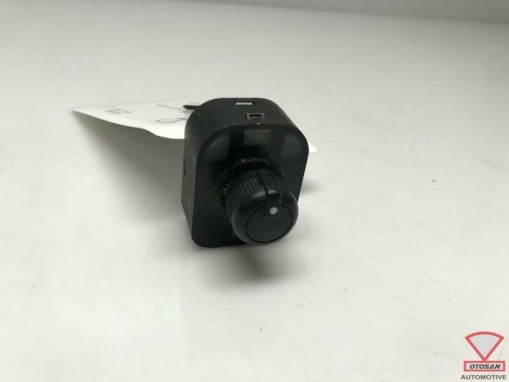 audi a3 8v spiegelverstelling schakelaar 8v0959565a, Auto-onderdelen, Gebruikt, AUDI AG, Auto-Union-Strasse 1
85045  Ingolstadt, DE