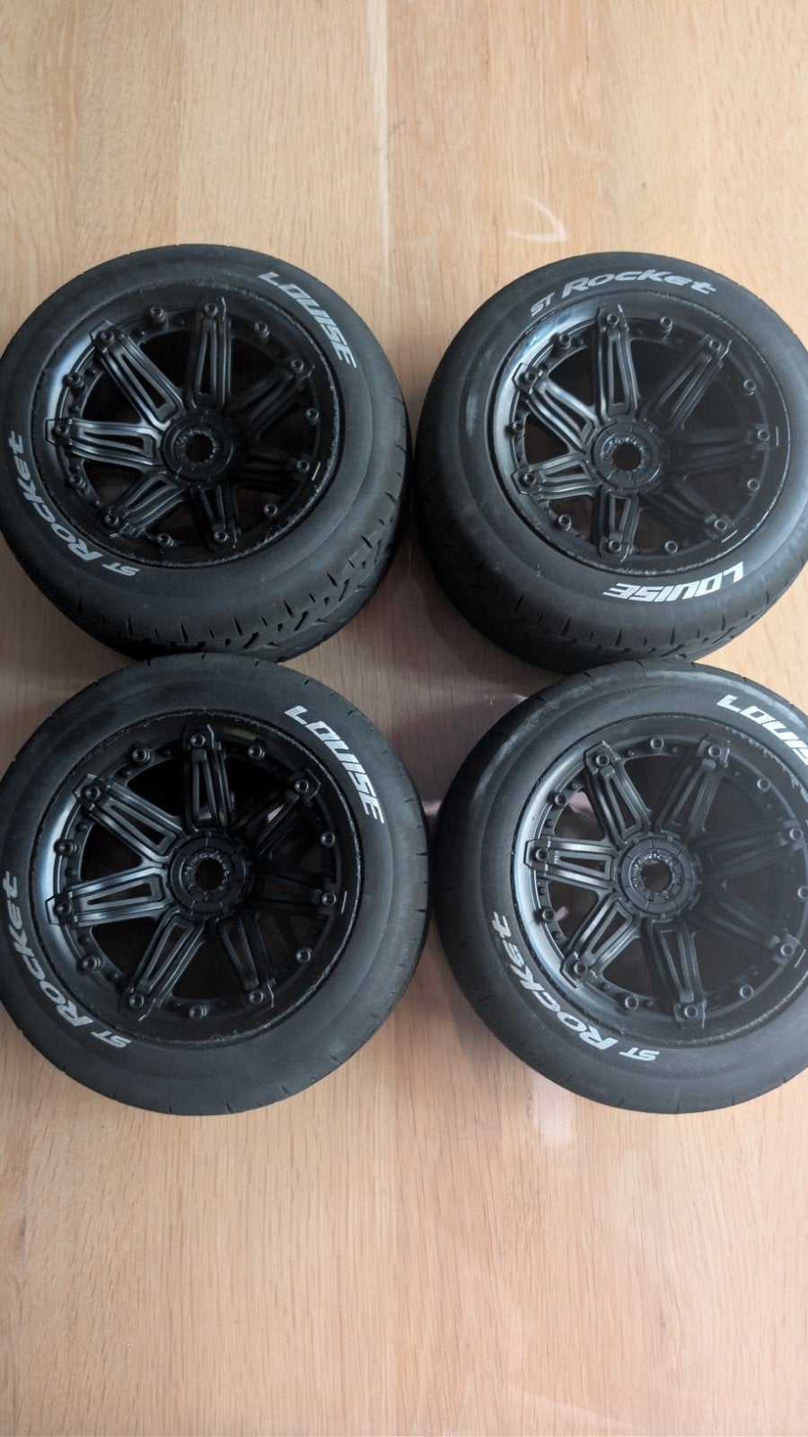Roues RC Louise st 3,8, Hobby en Vrije tijd, Modelbouw | Radiografisch | Auto's, Ophalen