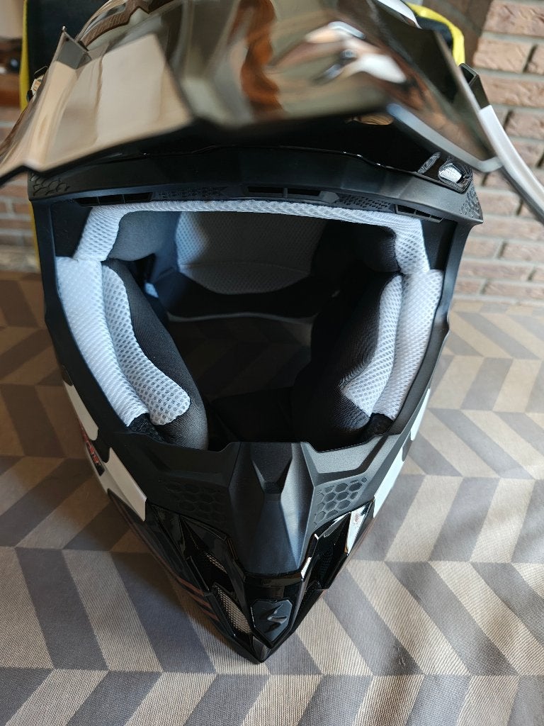 Casque moto, Enlèvement, S