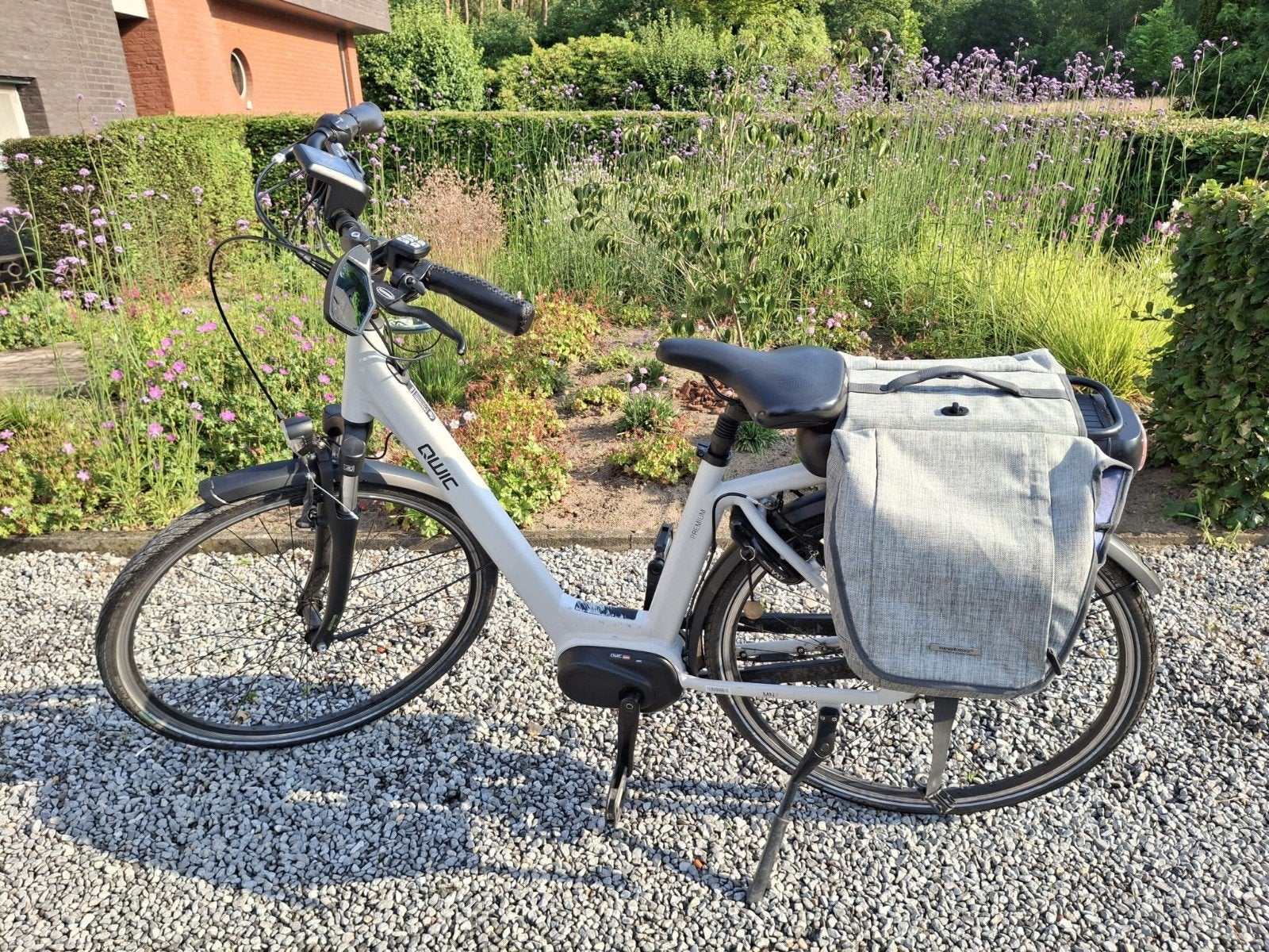 Elektrische fietsQWIC PREMIUM
MN7 VV WHITE
47O WH, Fietsen en Brommers, Ophalen, Qwic