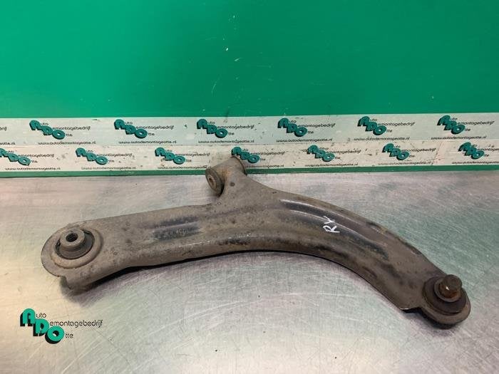 Draagarm rechts-voor van een Renault Clio (Clio 3 06-), Gebruikt, -, Renault, -