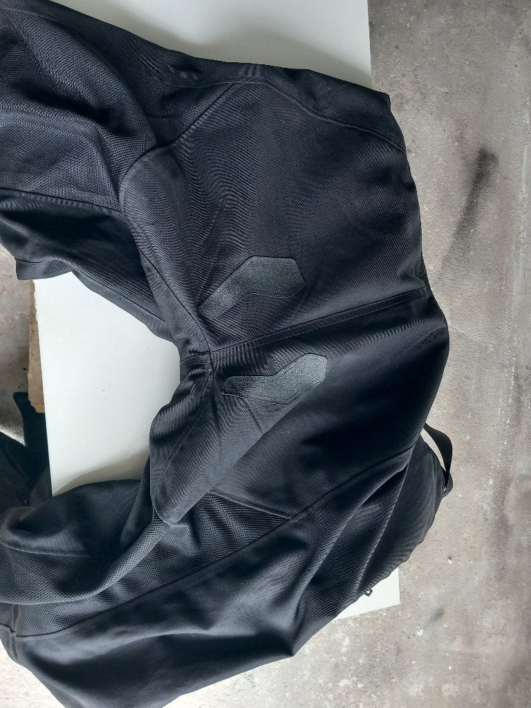 vends pantalon moto revit X6 avec bretelles, Motos, REV'IT!, Seconde main, Enlèvement ou Envoi, Pantalon | textile