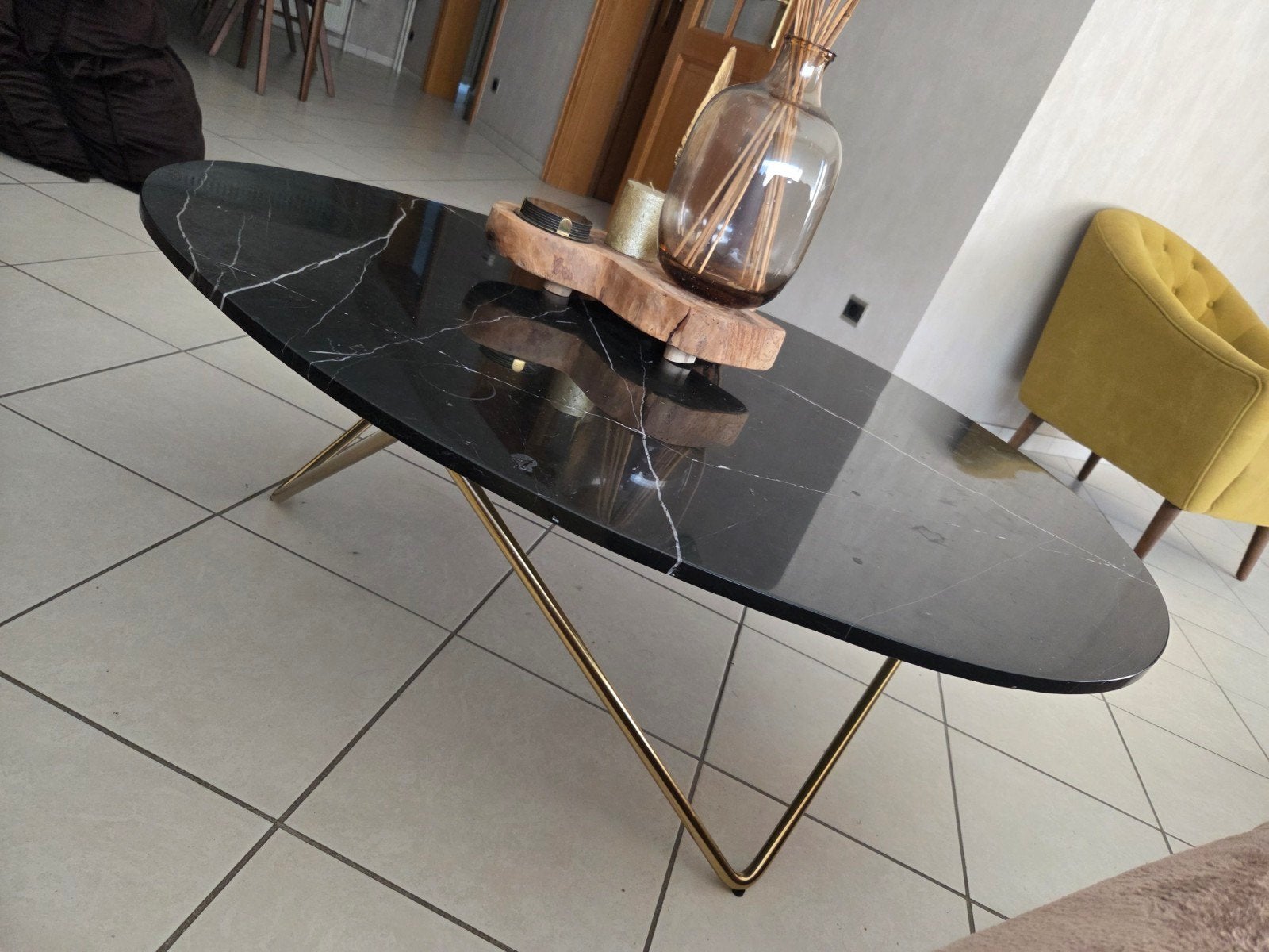 table basse en marbre tres bonne étatta, Maison & Meubles, Enlèvement, Comme neuf