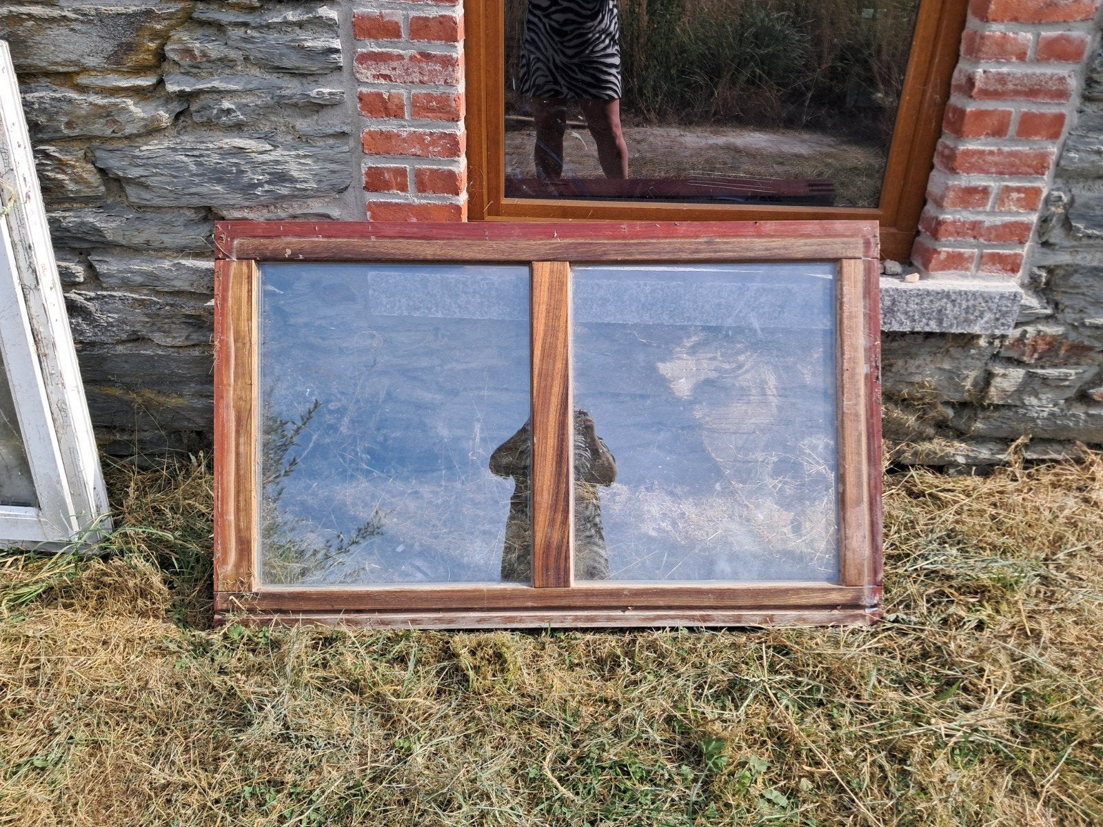 2 houten Meranti ramen dubbel glas 83x136, Doe-het-zelf en Bouw, Ophalen