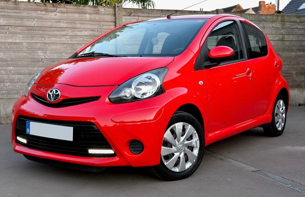 Toyota Aygo 1.0i *LED*, Autos, Rouge, Achat, Entreprise, Garantie prolongée