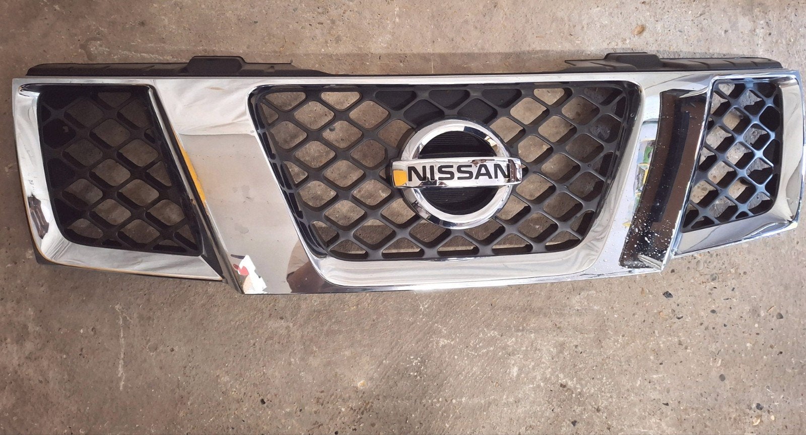 Nissan Navara gril, Ophalen, Voor, Nieuw, Bumper