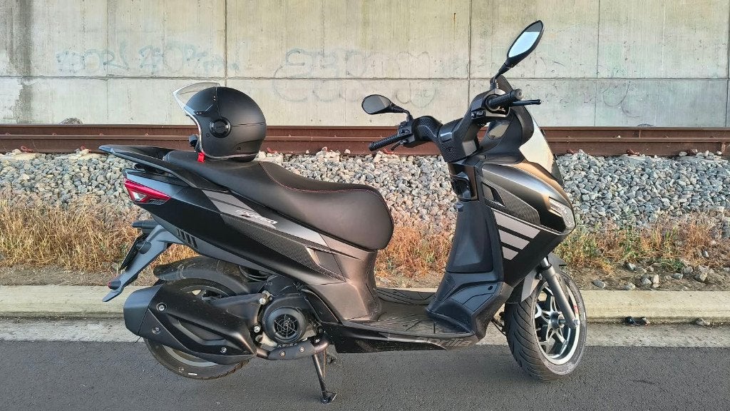 Aprilia SXR 50 Klasse B, Fietsen en Brommers, Ophalen, Zo goed als nieuw, Benzine, 50 cc