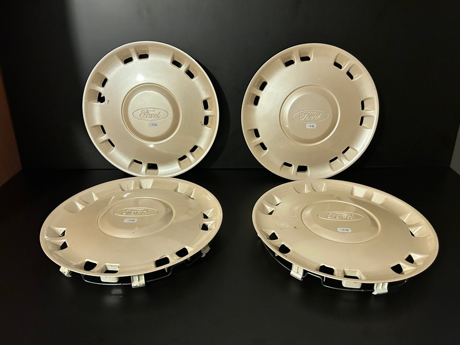 4 enjoliveurs d’origine Ford fiesta escort 13", Enlèvement ou Envoi, Utilisé