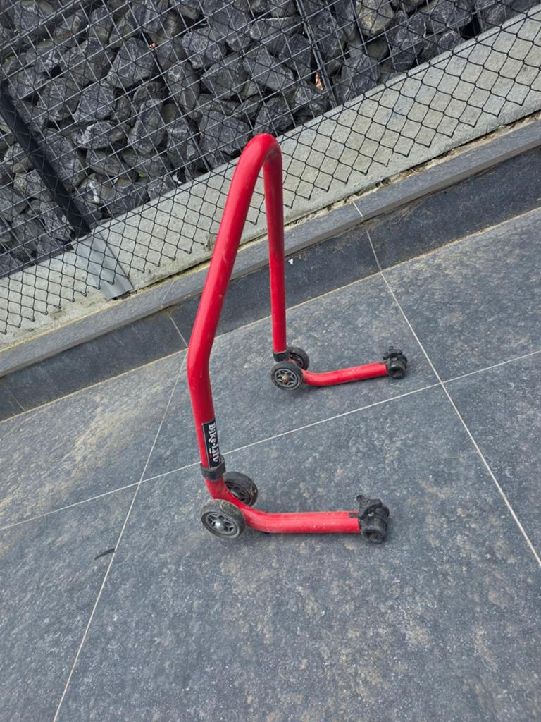 Paddock bike life, Ophalen