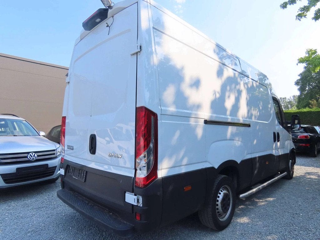 Iveco Daily 35C14V 2.3 Turbo VGT Hi-Matic LAADBRUG 15500eur, Gebruikt, Euro 6, Iveco, 136 pk