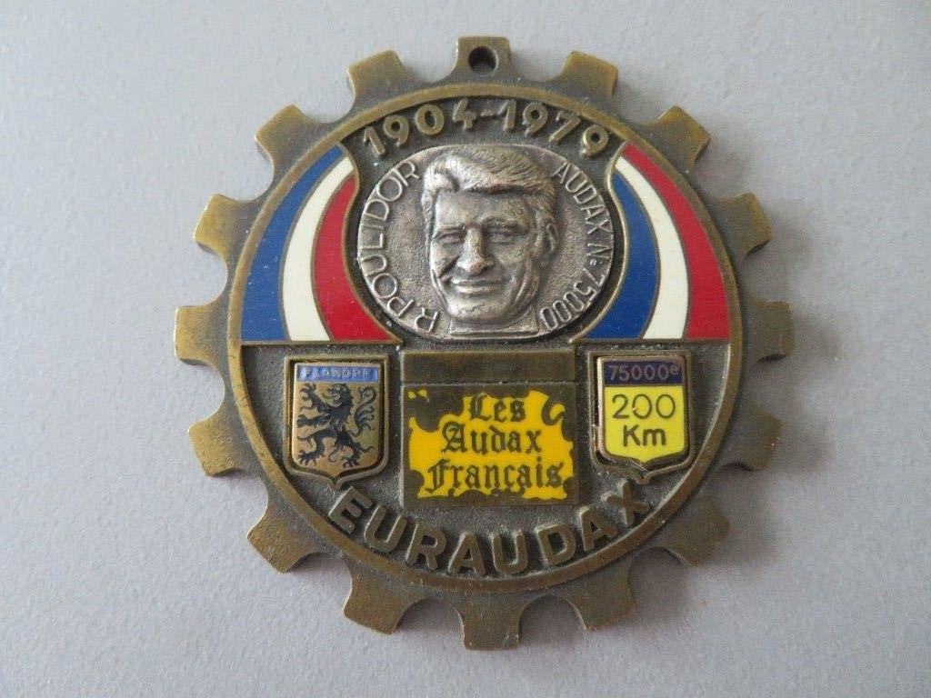Medaille wielrenner Raymond Poulidor 200 KM, Verzamelen, Sportartikelen en Voetbal, Ophalen of Verzenden, Zo goed als nieuw, Overige typen
