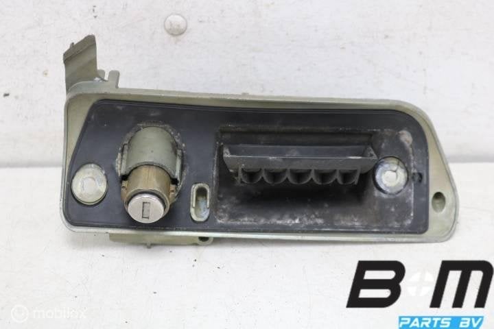 Greep achterdeur VW Caddy 2K 2K0827565F, Gebruikt