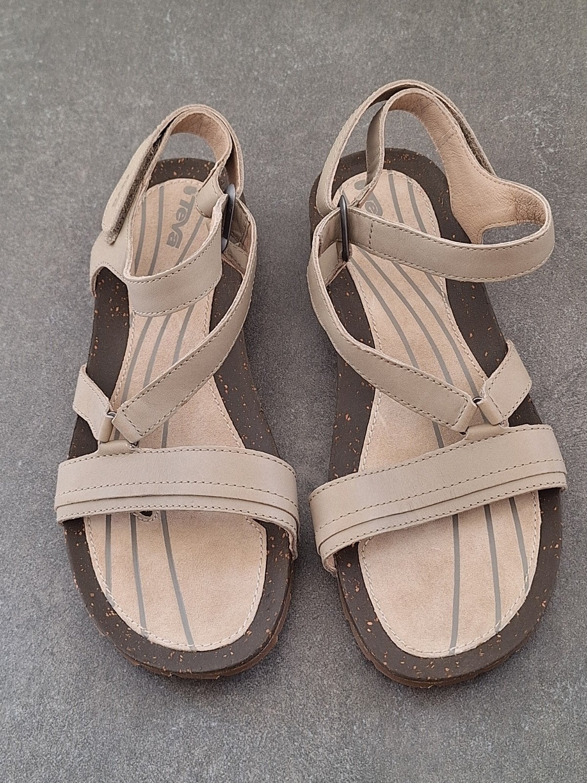 Nieuwe TEVA sandalen dames - maat 39, Ophalen, Beige, Nieuw, Sandalen of Muiltjes