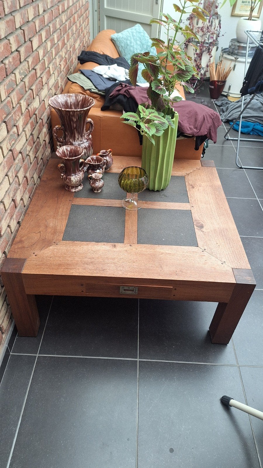 Massief hardhouten salontafel, Ophalen