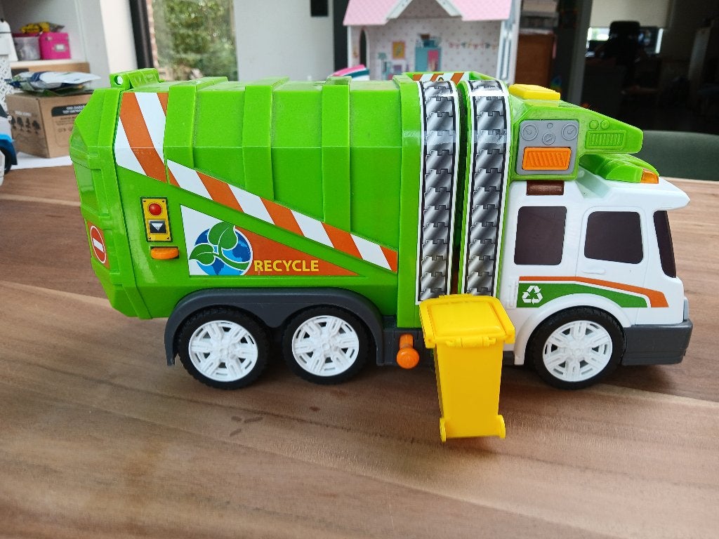 Vuilniswagen, Ophalen, Zo goed als nieuw