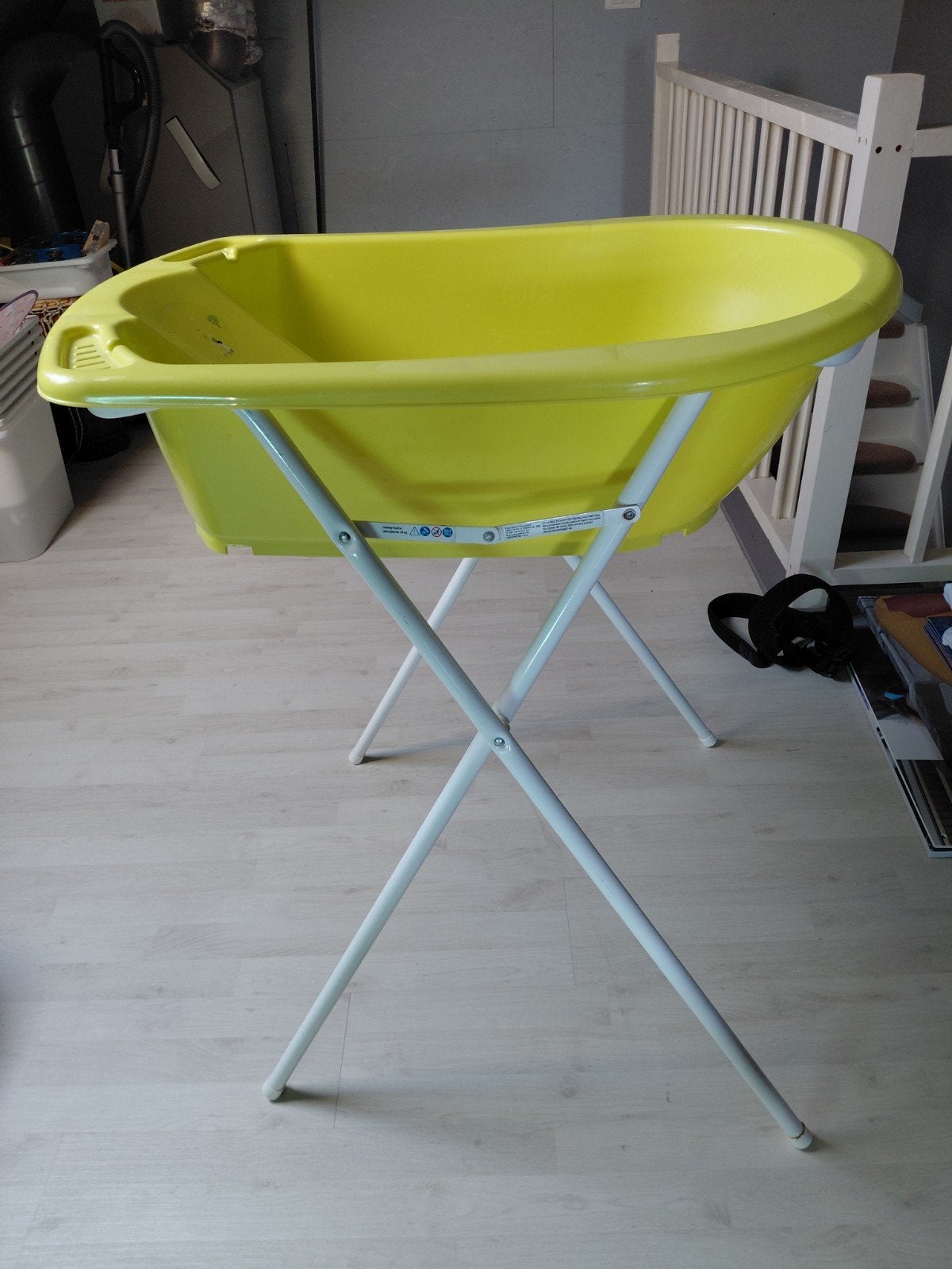 Babybad met staander, Enlèvement
