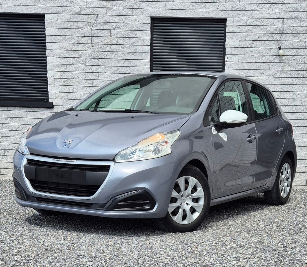 Peugeot 208 garantie 12mois, Auto's, Peugeot, Voorwielaandrijving, 4 deurs, Stof, Bedrijf