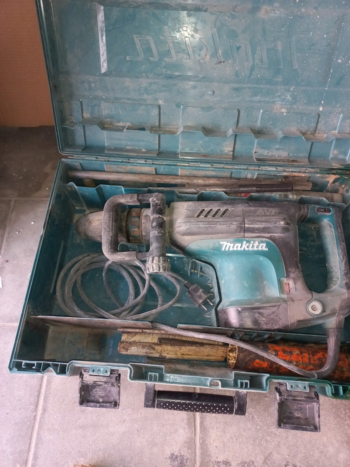 marteau piqueur Makita avec antivibration, Ophalen