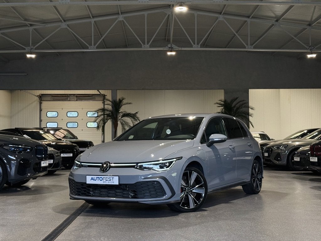 Volkswagen Golf VIII GTE hybride rechargeable - Garantie, Autos, 1395 cm³, Argent ou Gris, Achat, Euro 6