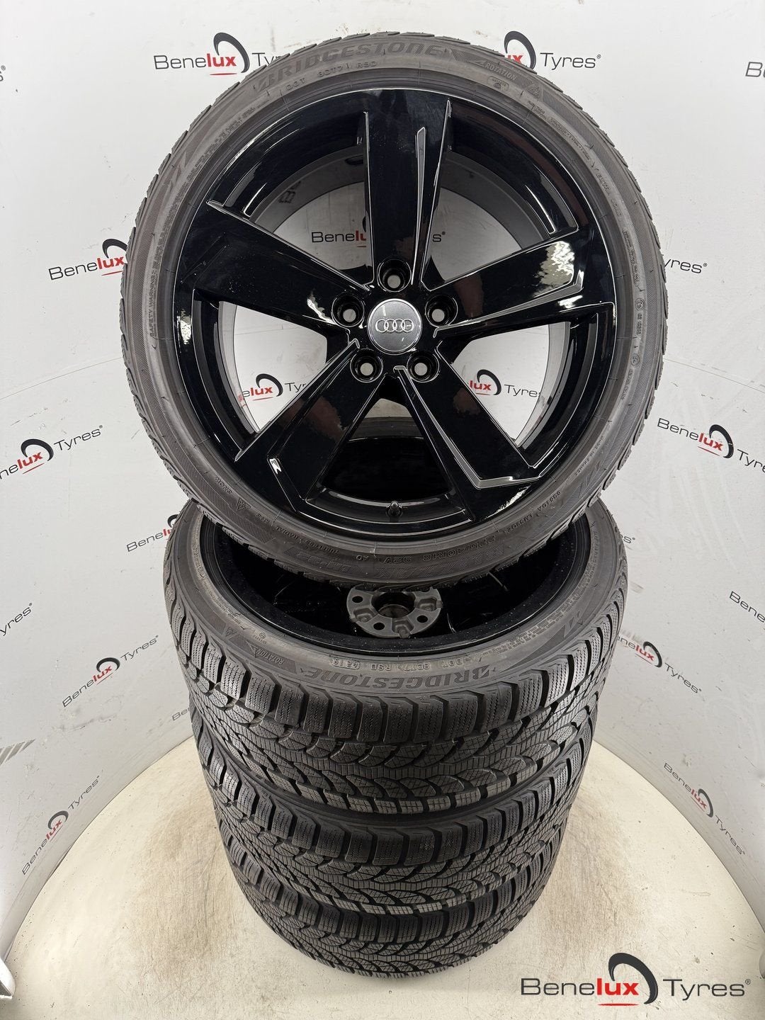18'' winter Audi A3 A4 100 A6 Q2 Q3 RS RS3 RS4 S3 S3 S4 TT S, Auto-onderdelen, 18 inch, Gebruikt, -, -