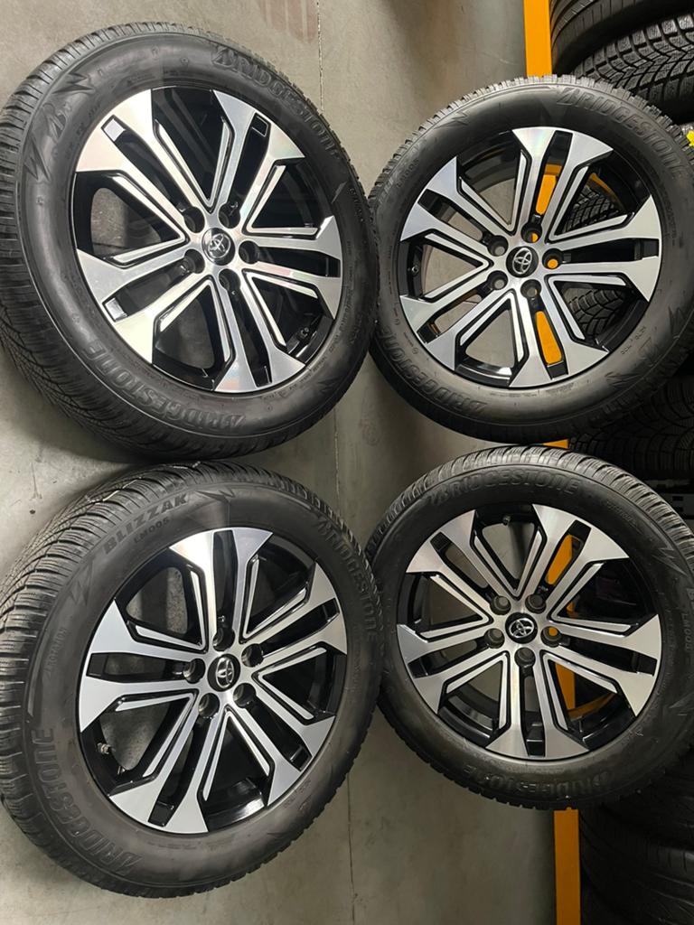 Originele Velgen ToYoTA 18 inch met Banden 235/55/18(104h), Enlèvement ou Envoi