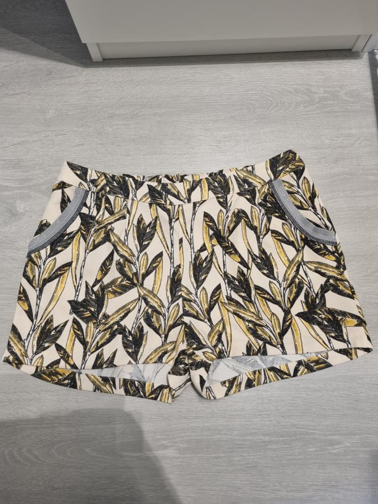 Short maat 38 van cks, Kleding | Dames, Broeken en Pantalons, Ophalen of Verzenden, Maat 38/40 (M)