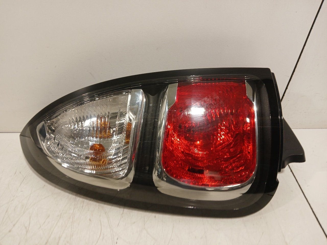 Achterlicht links buiten Citroën C3, Onderdelen@venauto.nl, Van der Ven Autorecycling B.V., Ettenseweg 76, 4706 PB Roosendaal, The Netherlands