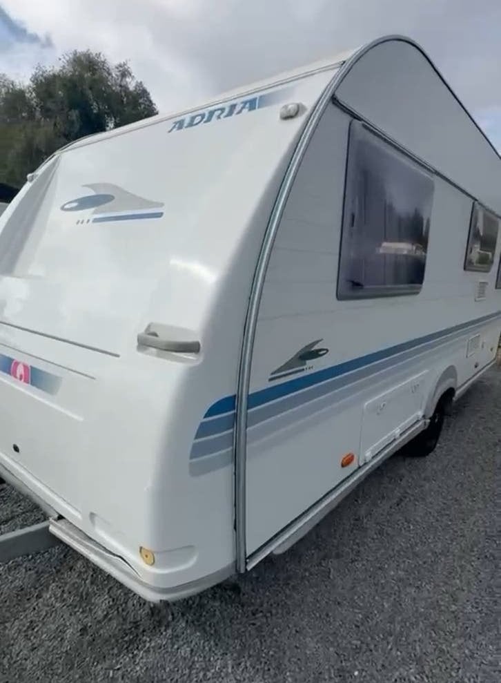 Adria adora 2008 met voortent van adria, Caravans en Kamperen, Caravans, Particulier, Douche, Adria