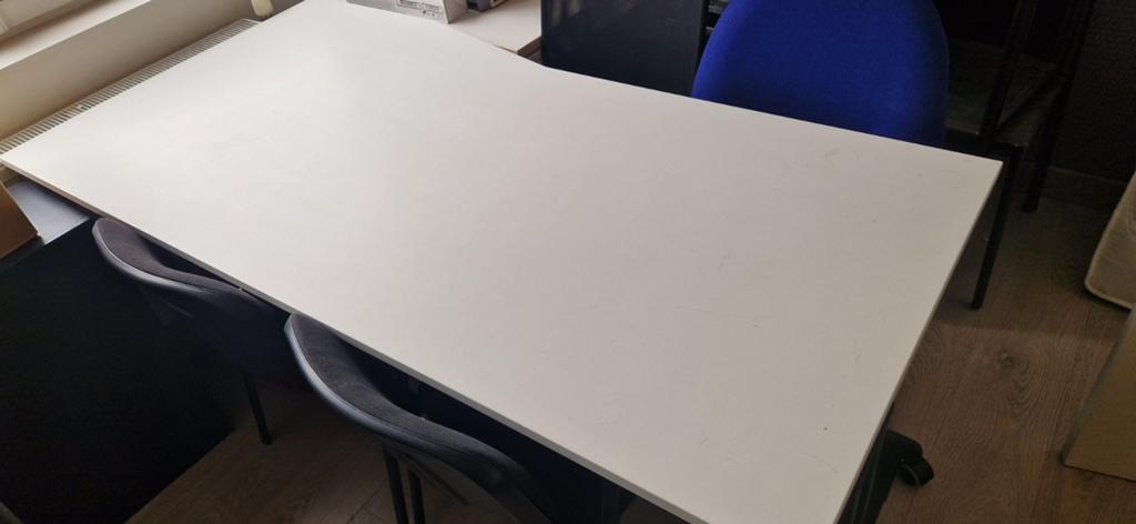 Gratis bureau, ladeblok,  bureaustoel en andere, Ophalen
