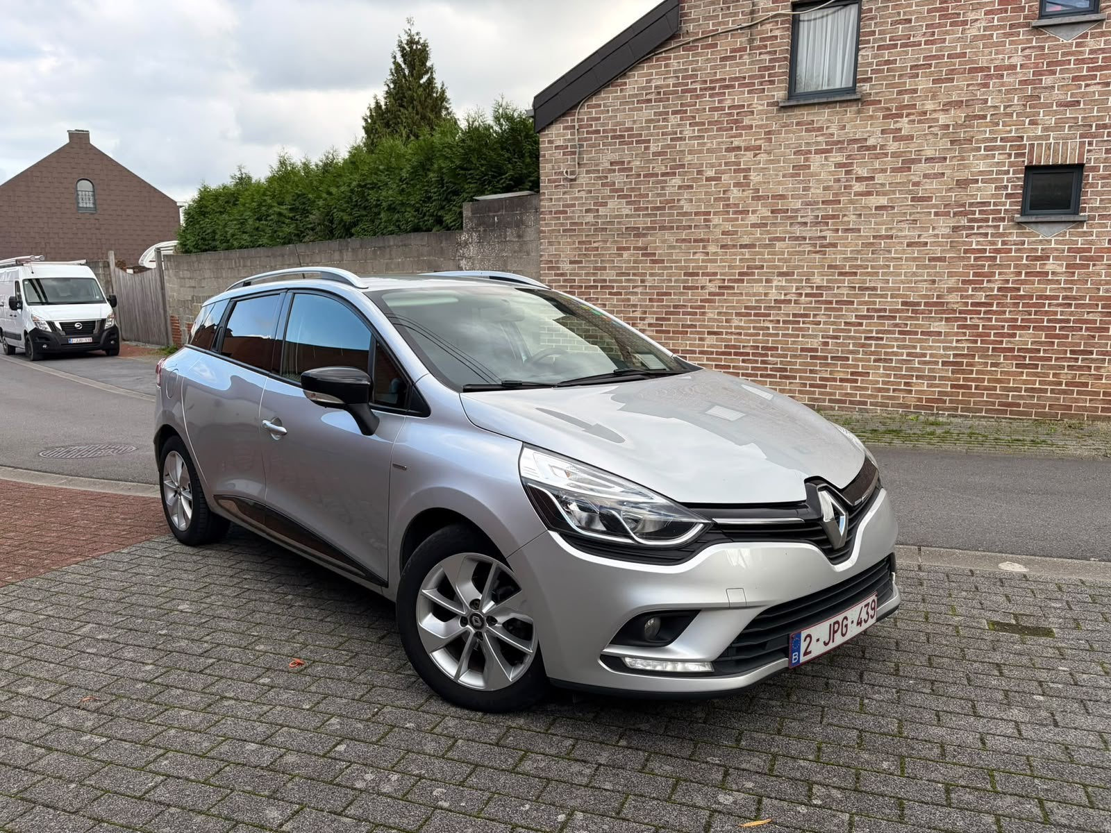 Renault Clio Breaks 12i 118cv Euro6b Boite auto an2018 Neuf, Autos, Argent ou Gris, Achat, 87 kW, Euro 6