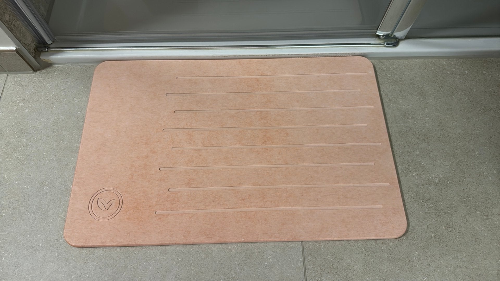 Badmat in diatomiet, Huis en Inrichting, Ophalen, Zo goed als nieuw, Roze, Badmat