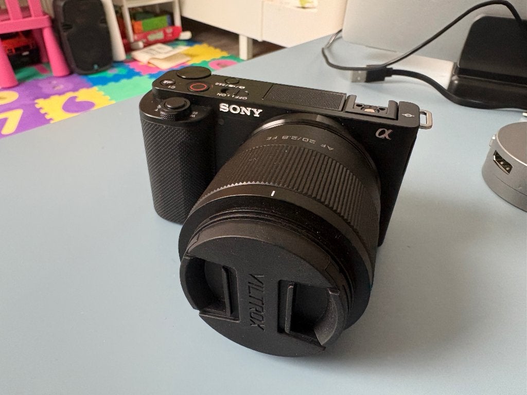 Kit Vidéo : Sony ZV-E10 + Viltrox 20mm f/2.8 + Micros, TV, Hi-fi & Vidéo, Carte mémoire, Moins de 8x, Caméra, Comme neuf