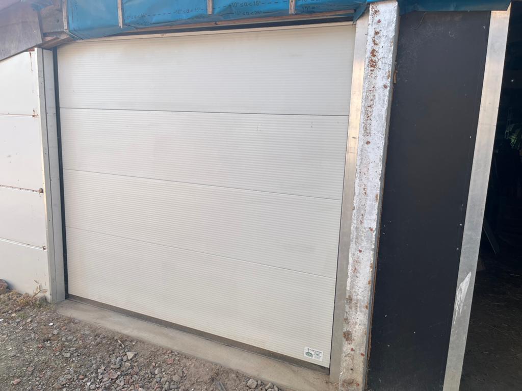 Garage poort/ sektionale poort     b2400mm x h2200mm, Doe-het-zelf en Bouw, Ophalen, Gebruikt