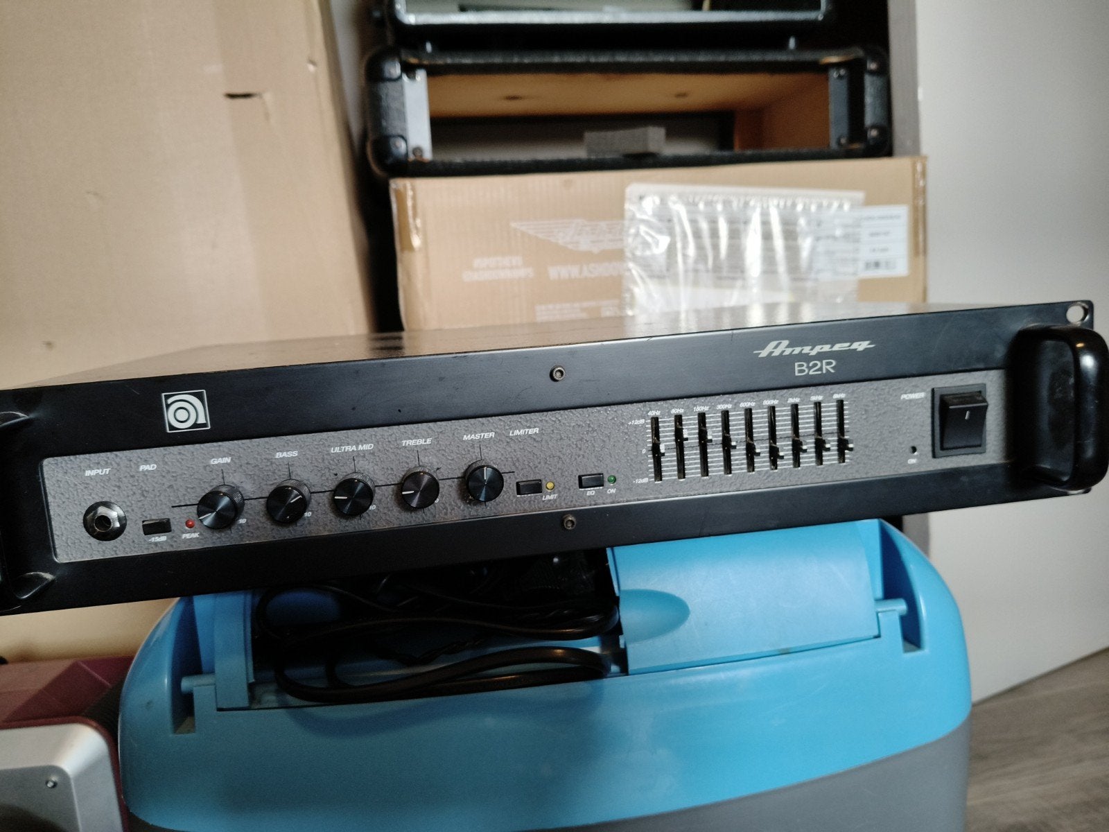 Bassamps & Cabs for sale Ampeg, Peavey, GK, Line6, Ashdown, Ophalen, Gebruikt, Basgitaar, 100 watt of meer