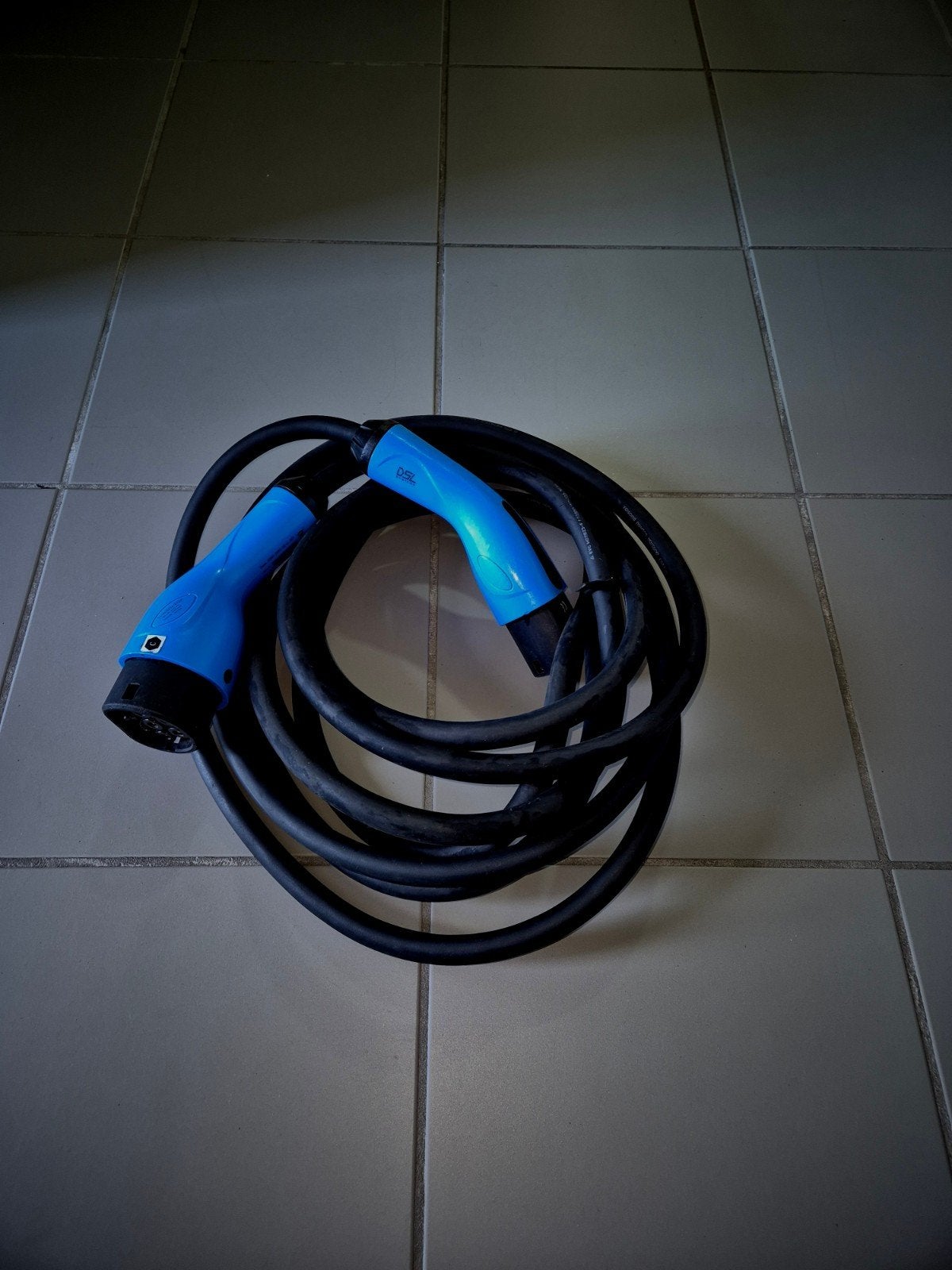 Câble de recharge pour voiture électrique à l'état neuf, Autos : Divers, Bornes de recharge, Enlèvement ou Envoi, Comme neuf, Câble de charge