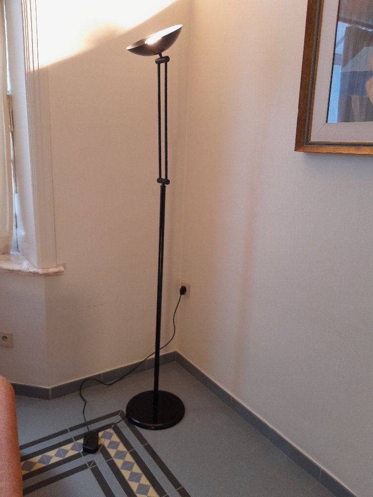 lampe sur pied Relco, Enlèvement