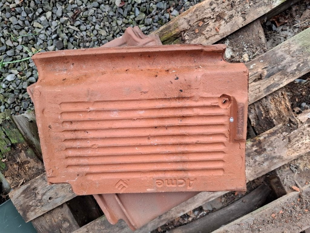 Petites tuiles anti-tempête ACME, 7 pièces, brunes/rouges, Pierre ou Argile, Enlèvement, Moins de 5 m², Neuf