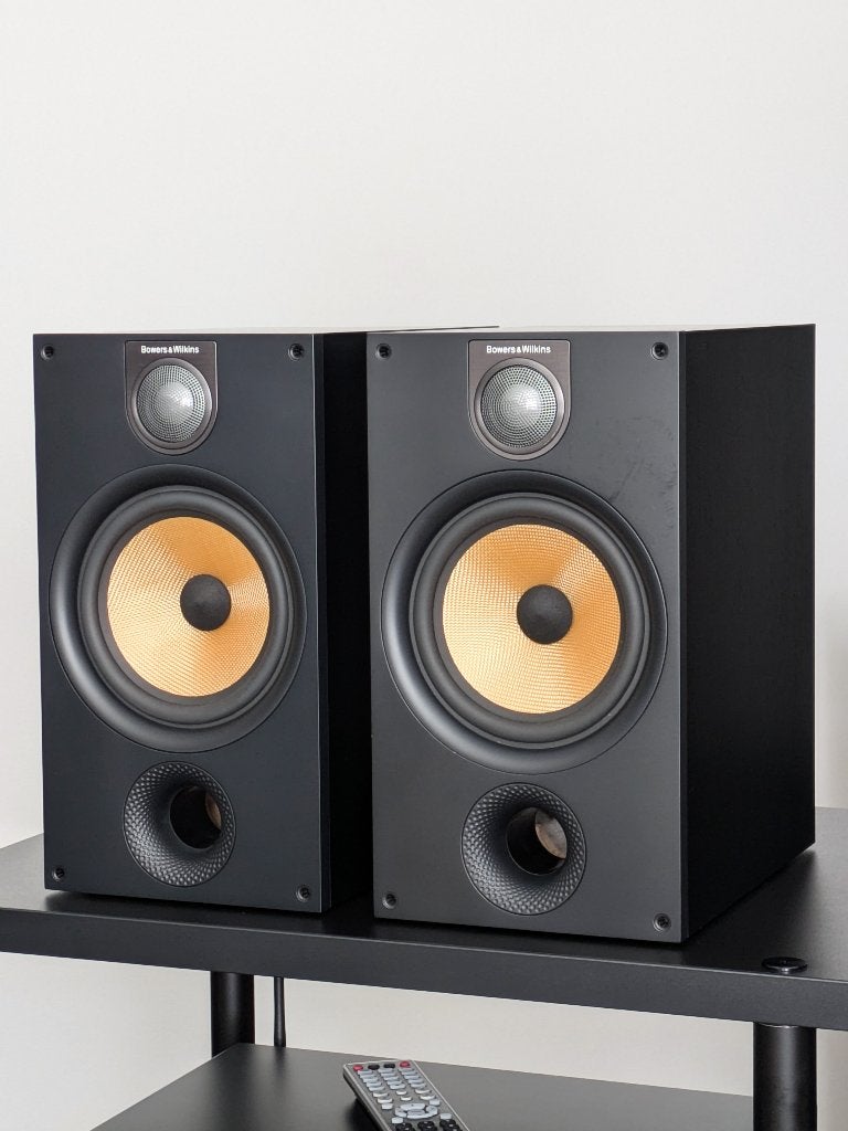 Bowers & Wilkins B&W 685 S2, bookshelves met Kevlar driver, TV, Hi-fi & Vidéo, Enceinte d'étagère, Enlèvement ou Envoi, Bass-reflex