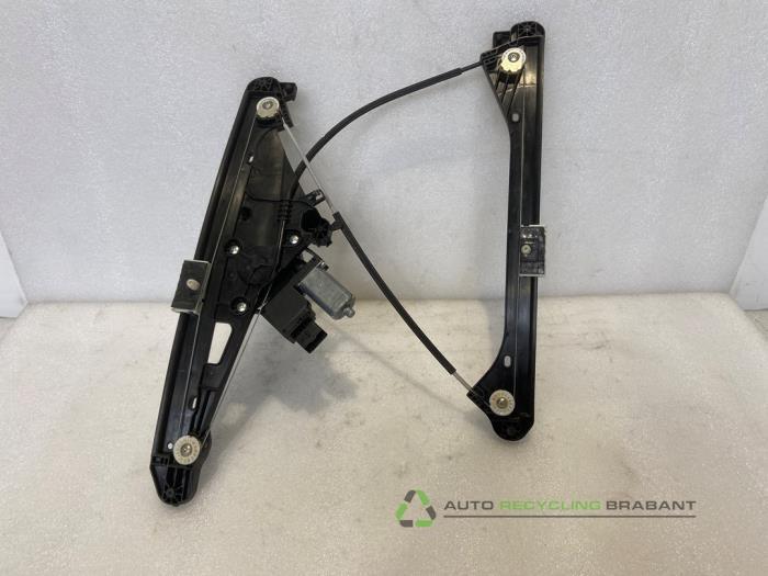 Ruitmechaniek 4Deurs links-voor van een Peugeot 3008, Gebruikt, -, -, Ophalen of Verzenden