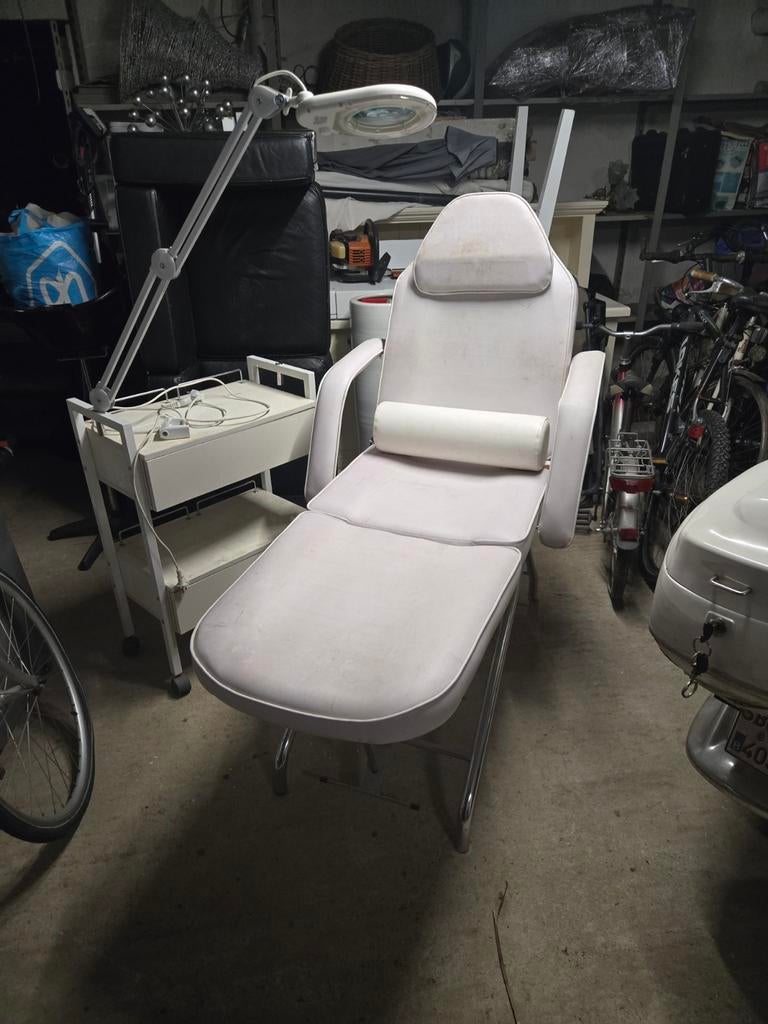 Massagestoel behandelstoel met tafel en lamp, Ophalen